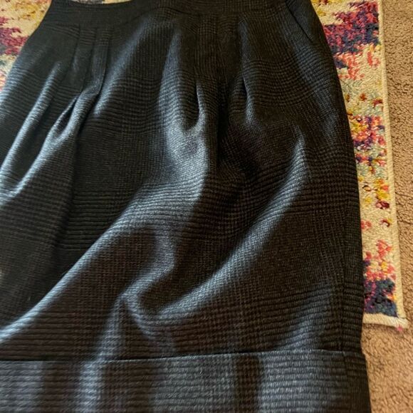 Burberry dark grey wool blend skirt 4 - Picture 8 of 11